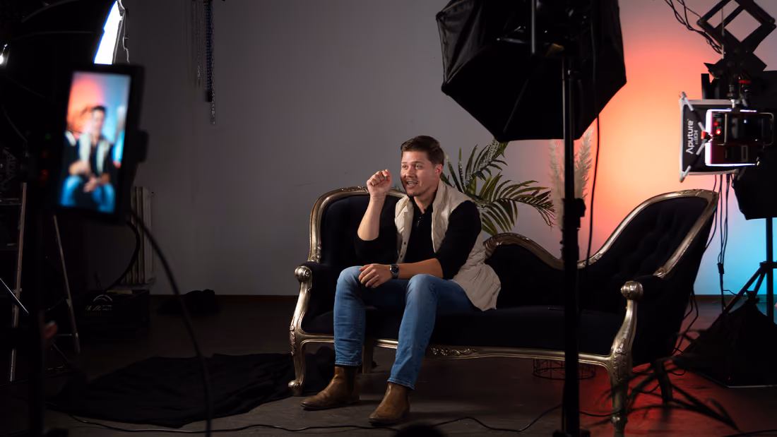 Opnames van een commercial met eigen crew en licht